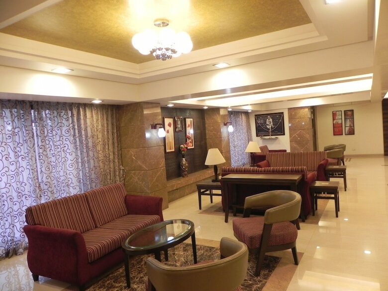 Hotel Reeva Suites