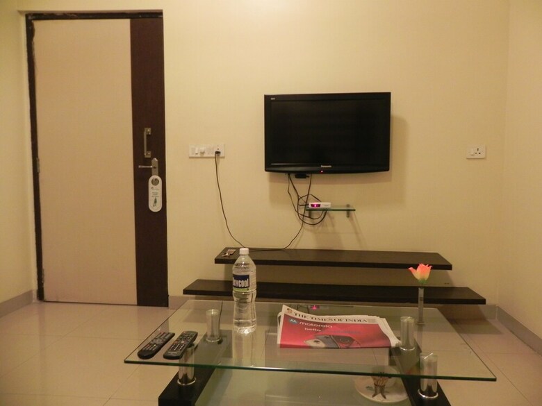 Hotel Reeva Suites