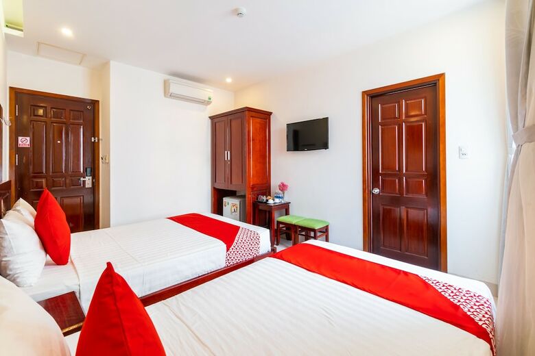 Oyo 389 Gold Summer Hotel