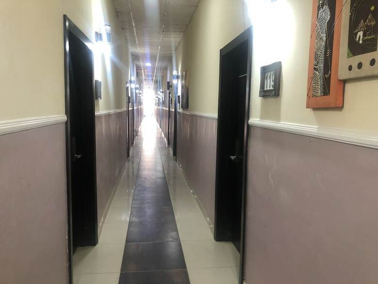 Hotel Mayors & Diplomat Suites Opebi