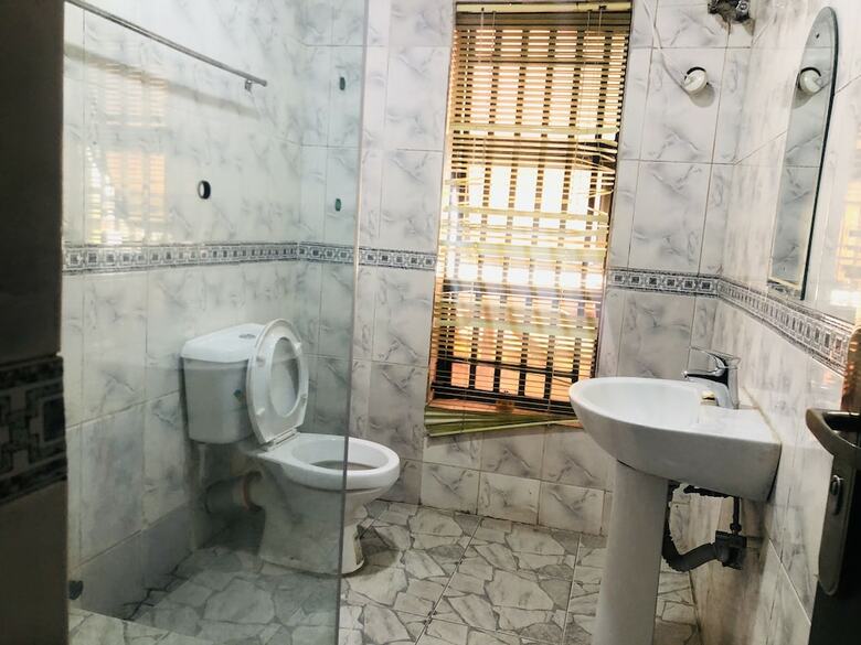 Hotel Mayors & Diplomat Suites Opebi