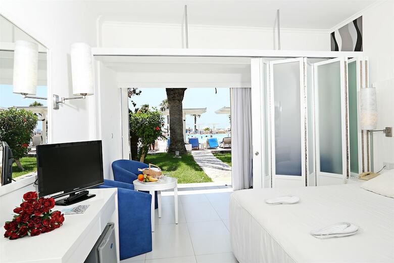 Dome Beach Hotel And Resort