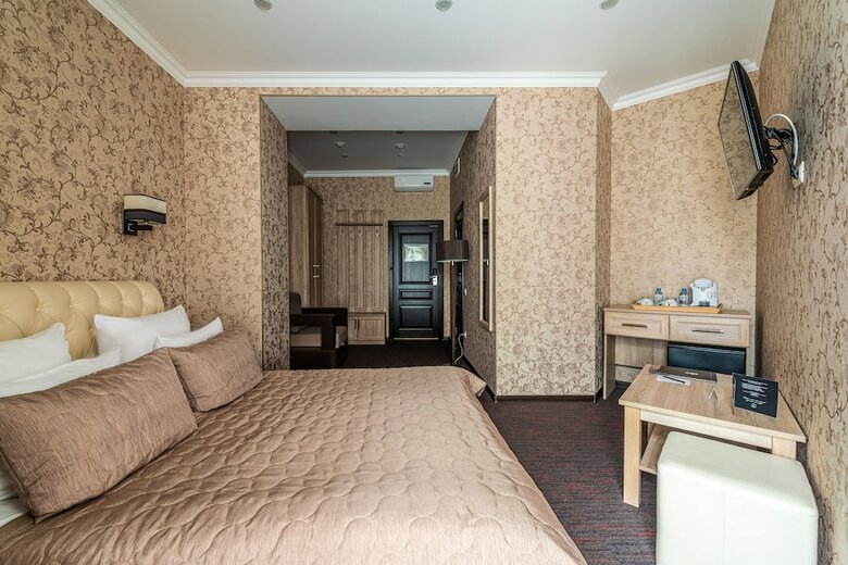 Kravt Hotel