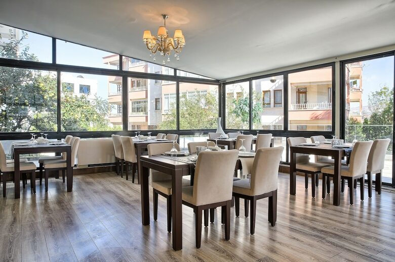 City Hotel Residence