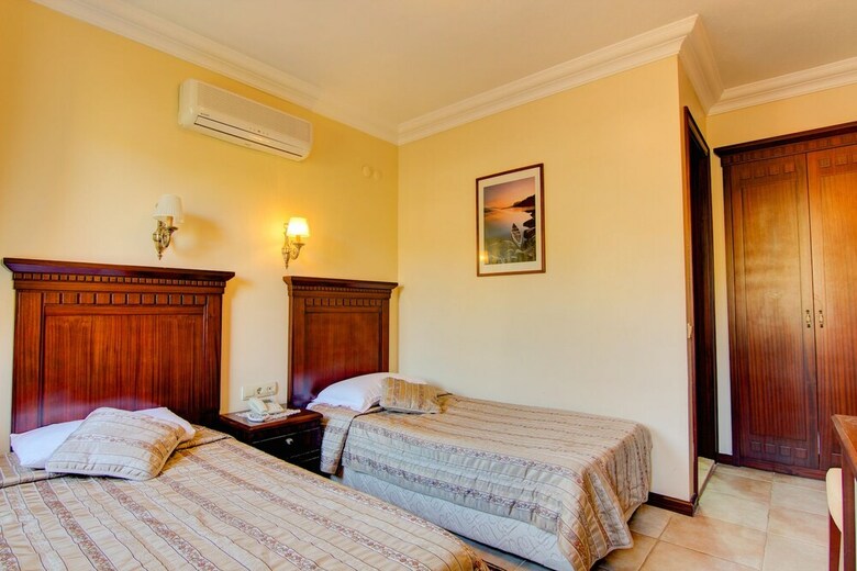 Hotel Alya