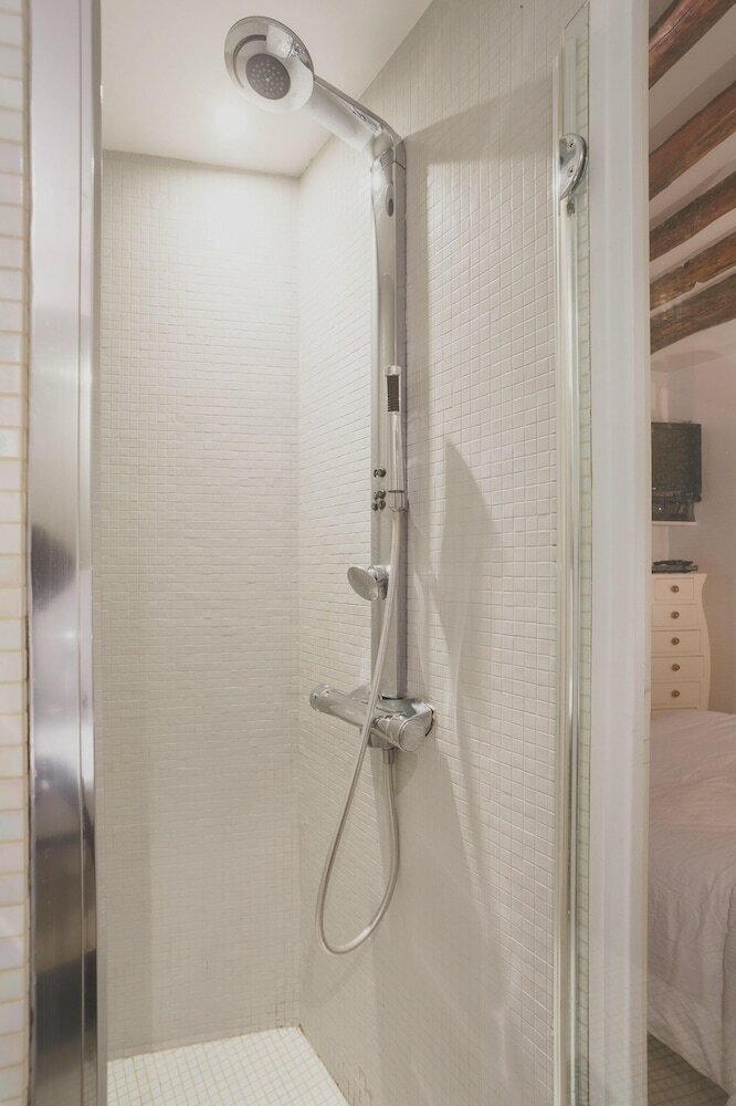 Apartment With One Bedroom In Paris, With Wifi