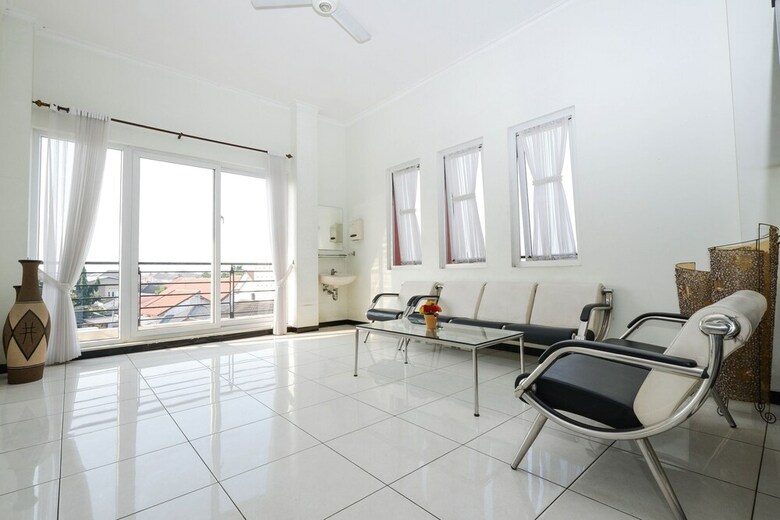 Hotel Oyo 1451 Arya Graha