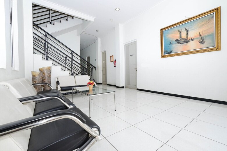 Hotel Oyo 1451 Arya Graha