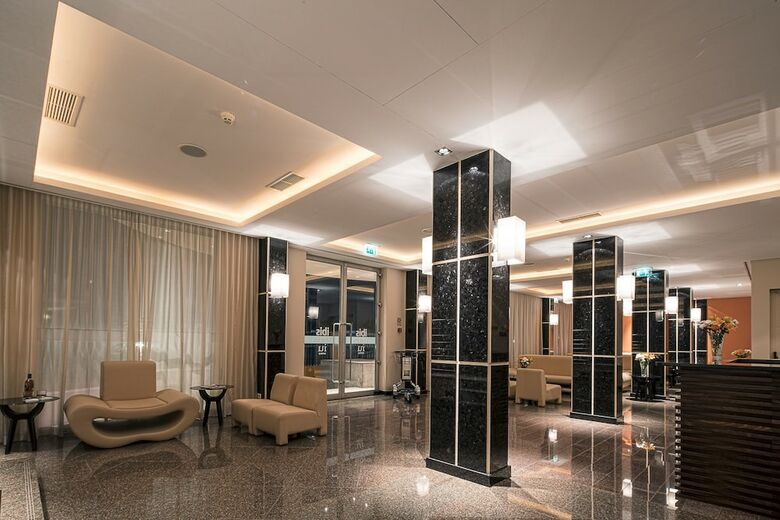 Iu Hotel Saurimo Rotunda