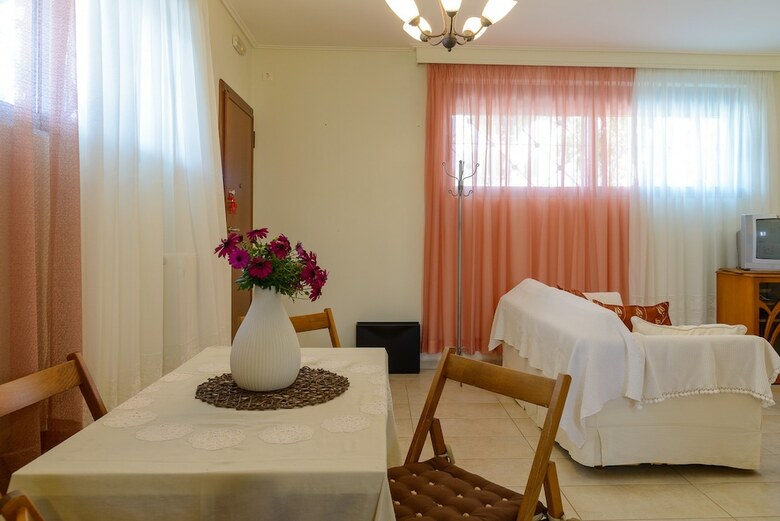 Apartamentos Comfy Vacation Flat 300 M. From Beach