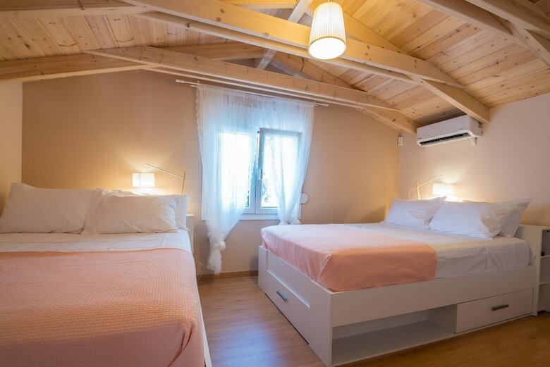 Gorgeous Villa With Garden - Stavros Beach