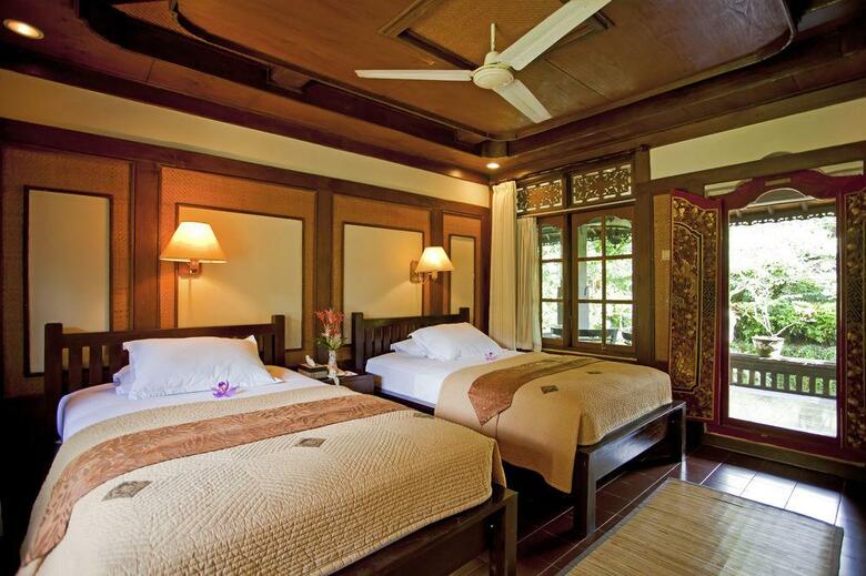 Hotel Artini 2 Cottages