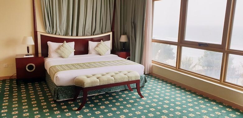 Hotel Sahara Beach Resort & Spa
