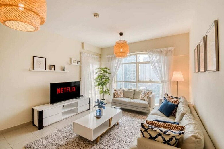 Relaxing, Chic Apartment In The Views