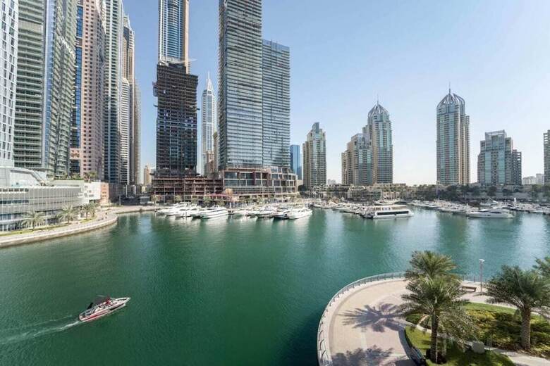 Designer Apartment Beautiful Waterfront View