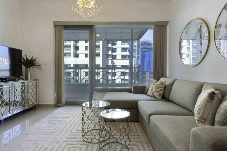 Incredible Apartment With Balcony - Fits 4