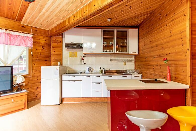 Log Cabin Pension