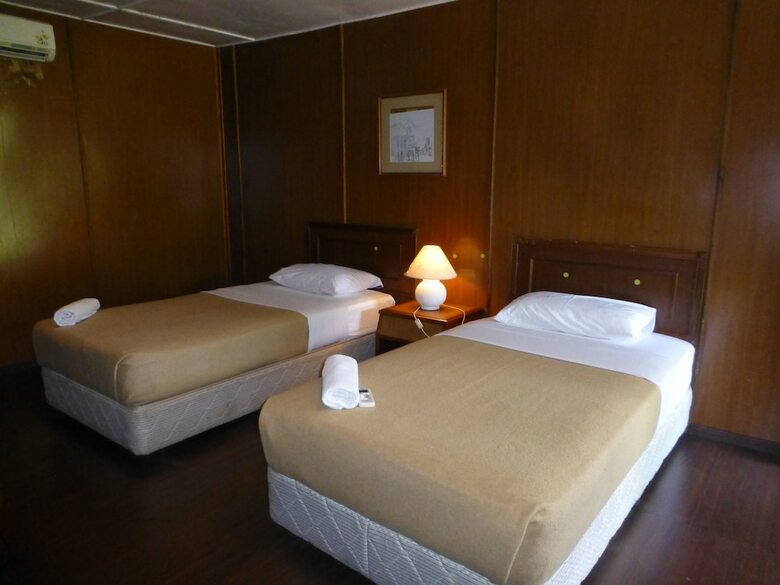 Hotel D' Coconut Pulau Besar Resort