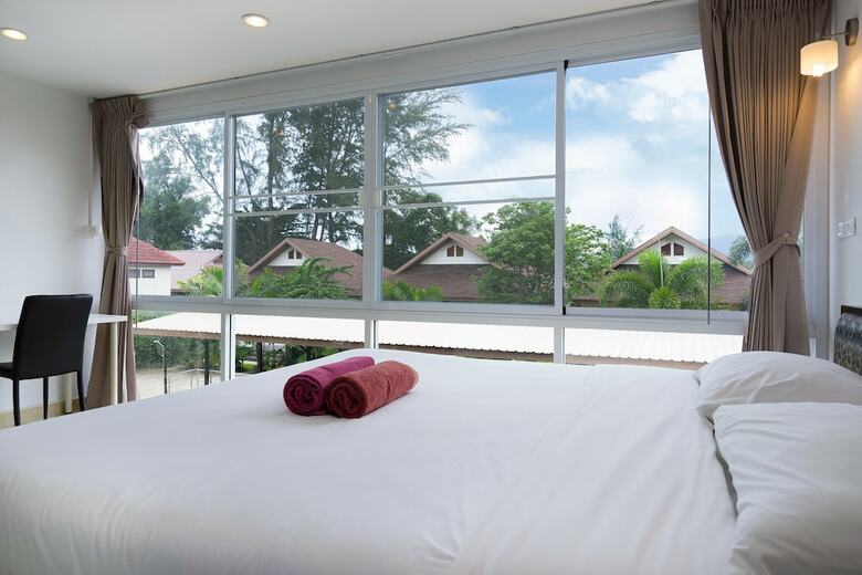 Lipa Bay Residence