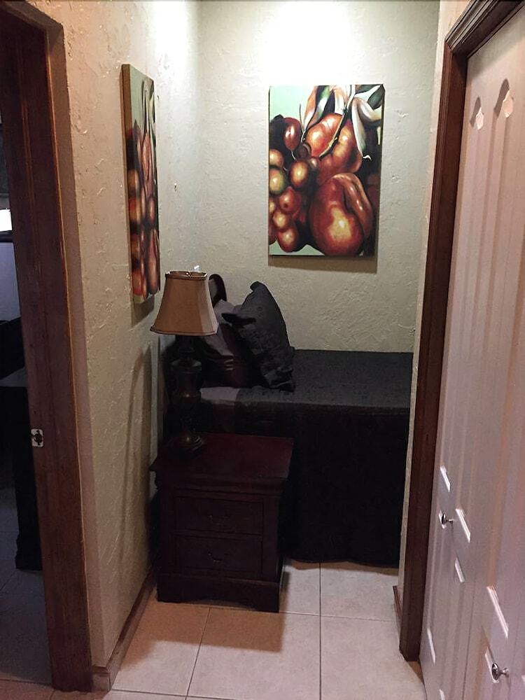 Apartamentos Brownstone Marlin Drive