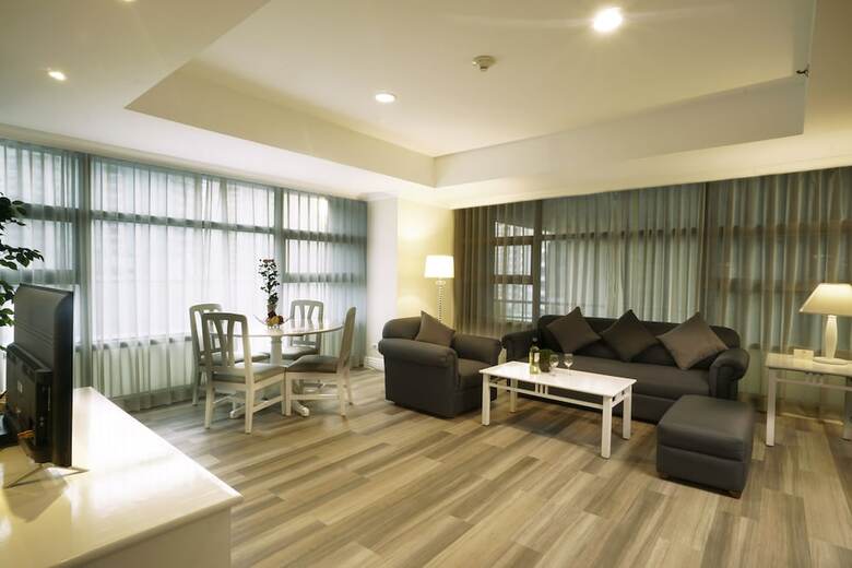 Hotel Infinity Tower Suites