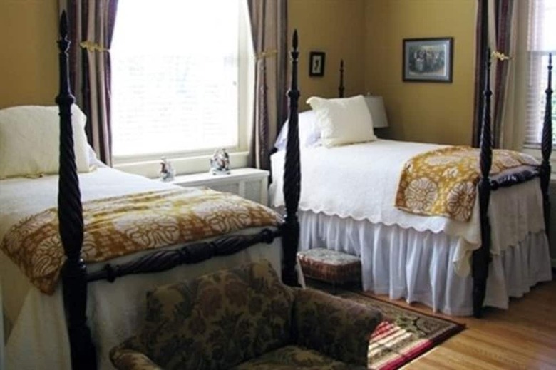 Hill Crest Bed & Breakfast