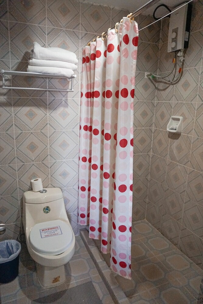 Crowne Garden Hotel