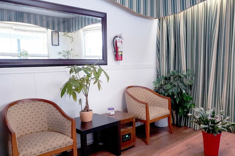 Motel Hotel Richmond Hill On North