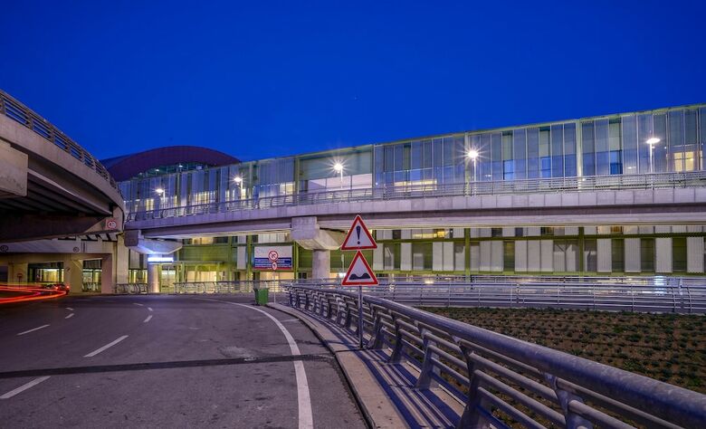 Tav Airport Hotel Izmir