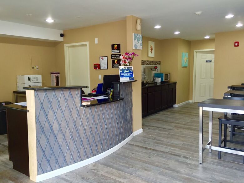 Motel Super 8 By Wyndham Asbury Park