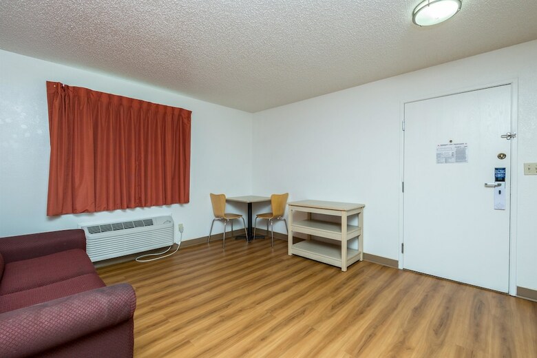 Motel 6 Waterloo, Ia