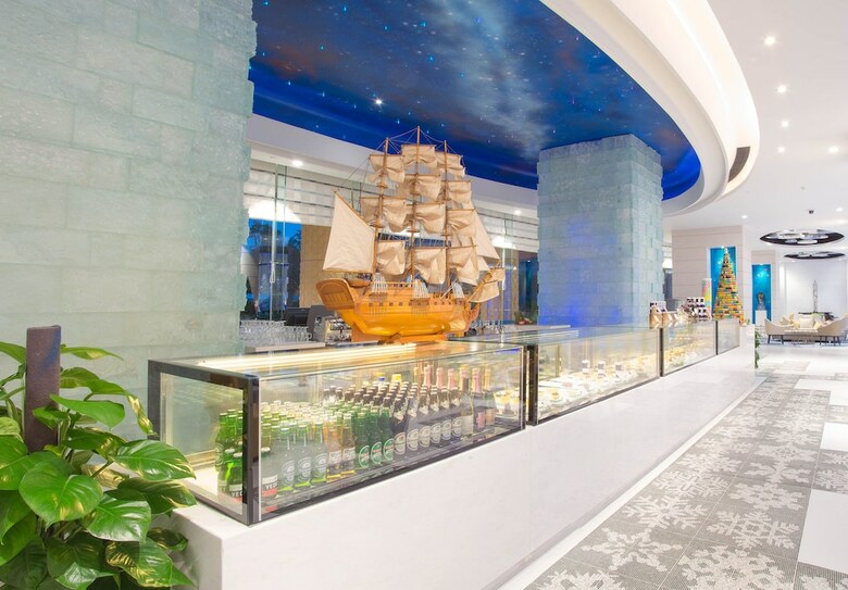 Chimelong Penguin Hotel