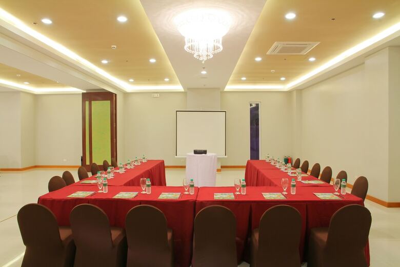 Harvest Hotel