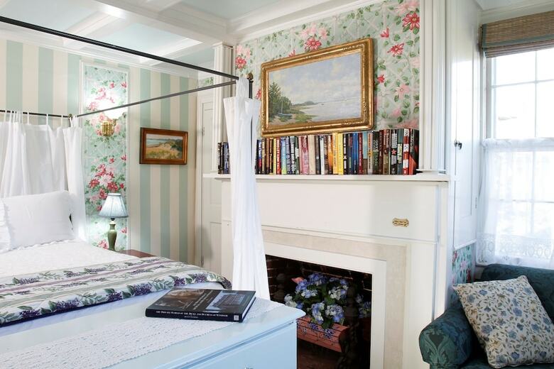 Bed & Breakfast Life House, Cliff Road