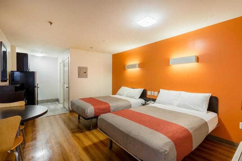 Motel 6 Greenville, Sc