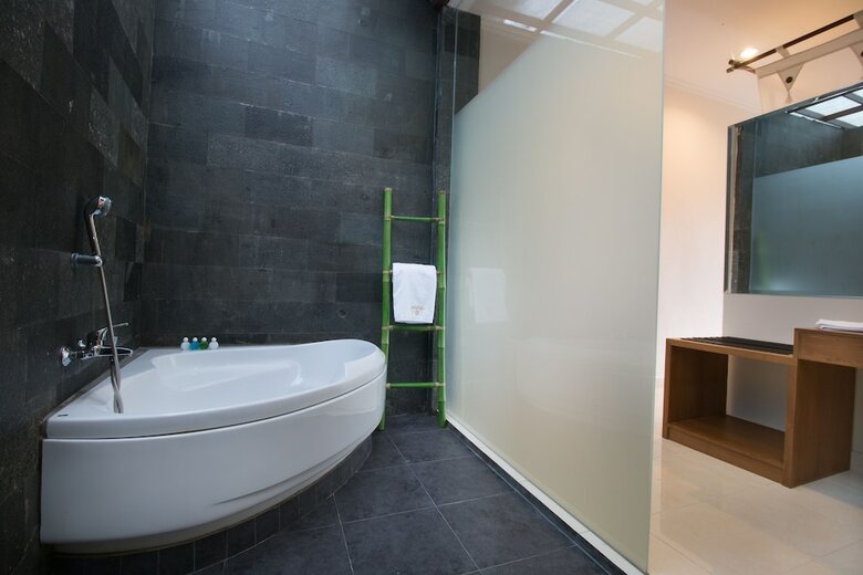 Hotel Om Ham Retreat And Resort