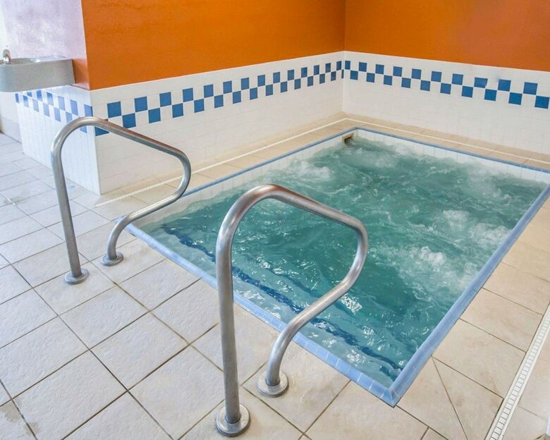 Hotel Quality Inn & Suites South