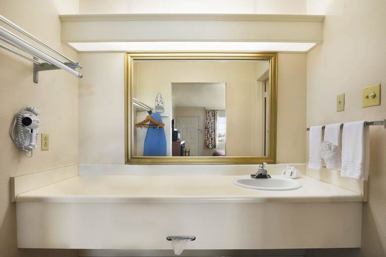 Hotel Howard Johnson By Wyndham Beaumont
