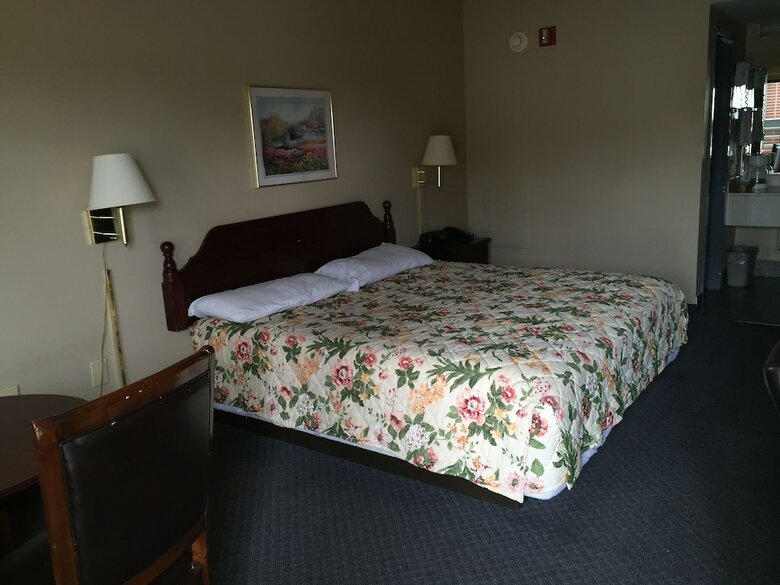 Motel Highway Inn