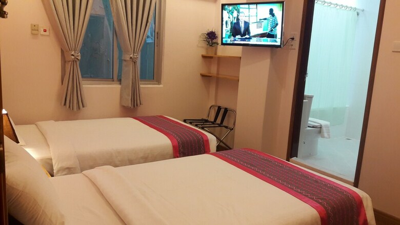 Grand Laurel Hotel