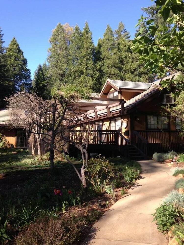 Posada Harmony Ridge Lodge