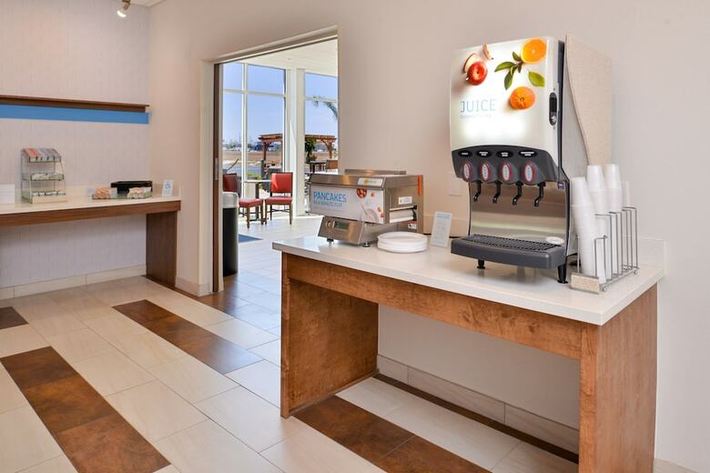 Hotel Holiday Inn Express & Suites Trinity