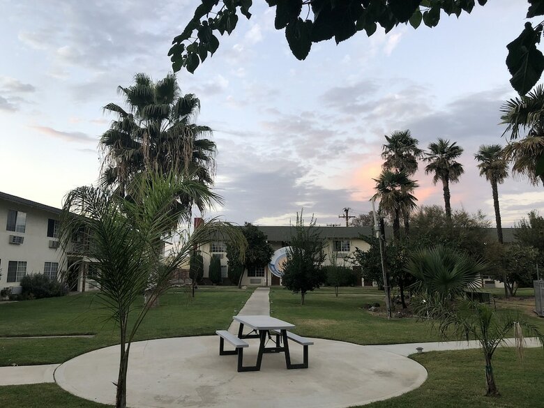 Motel 99 Palms Inn & Suites