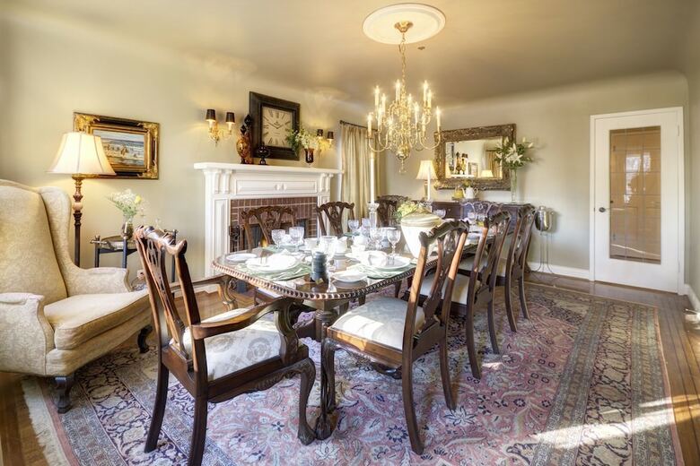 English Bay Inn Bed And Breakfast