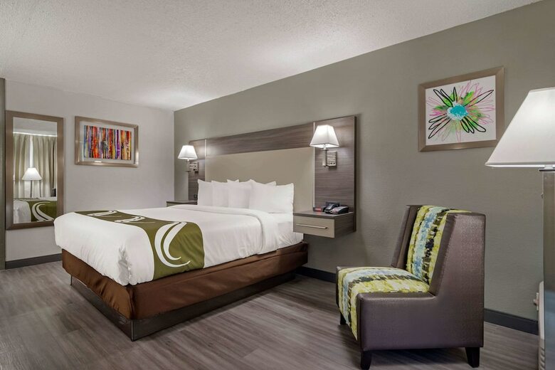 Hotel Quality Inn & Suites
