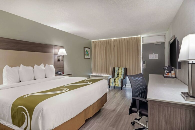 Hotel Quality Inn & Suites