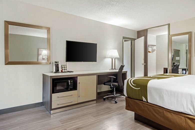Hotel Quality Inn & Suites