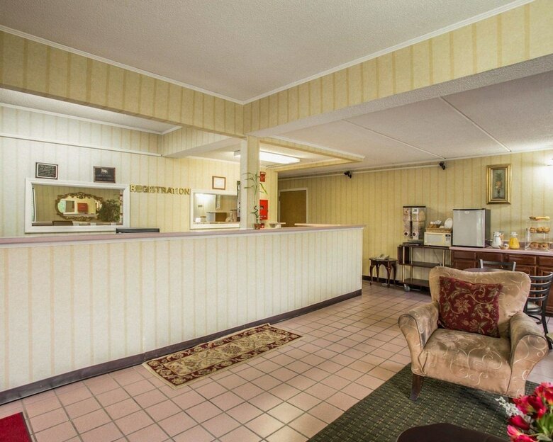 Motel Econo Lodge Inn & Suites