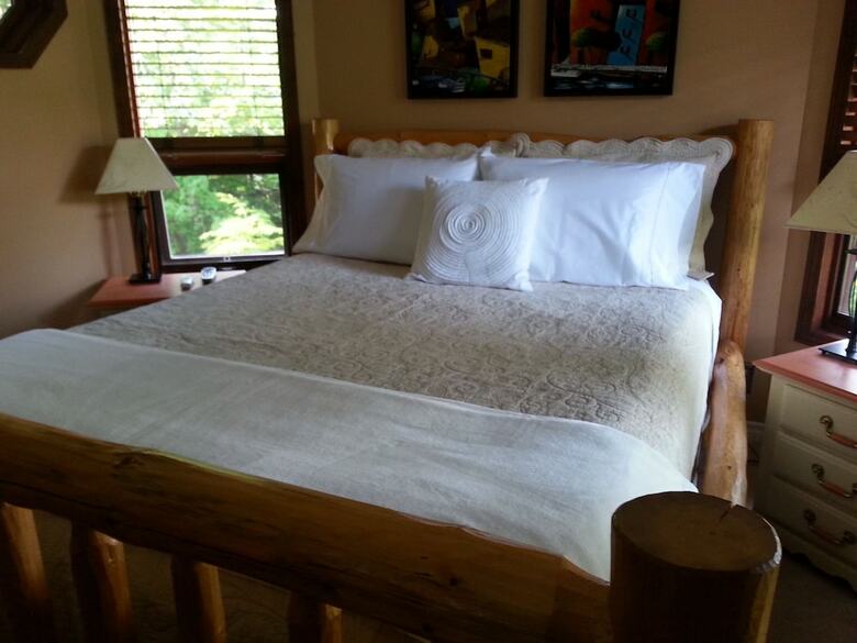 Bed & Breakfast Creekside B & B