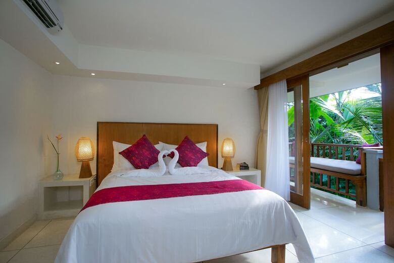 Hotel Pesantian Villa & Warung